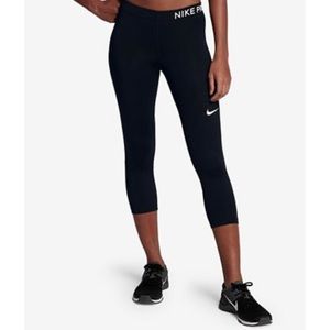 Nike Pro Dri-Fit Training Tight Fit Capri Leggings